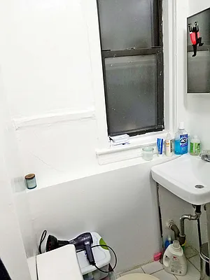 Rented by MTY Group, Inc | media 10