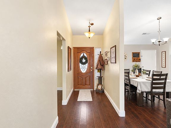 3rd image of 2900 Macau St