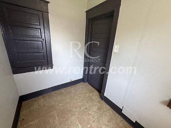 5th image of 1434.5 N Walnut St
