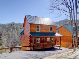 817 String Run Way, Pigeon Forge, TN 37863