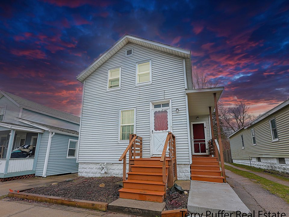 1st image of 418 Jackson St