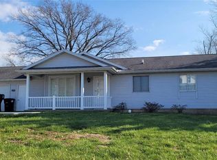 630 W Tremont St, Hillsboro, IL 62049