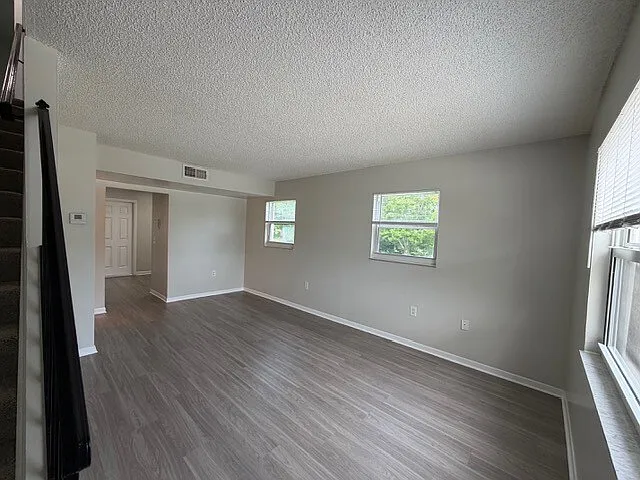 544 SW 35th St — Photo 28