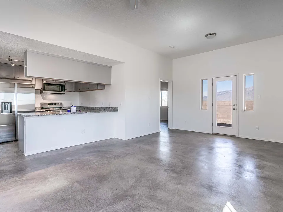 1517 Meadowlark Ln SE - NEW Top End Town Homes in Rio Rancho