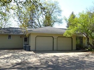 3528 Rolling Meadow Dr, Aberdeen, SD 57401