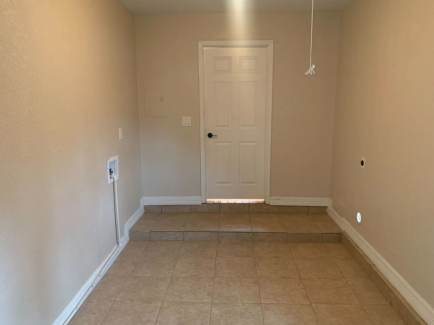 *Coming Soon* Spacious 4-Bedroom Home With Hot Tub & Fenced Yard! — Photo 3