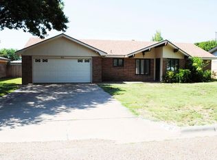 1636 Sunset Cir, Dimmitt, TX 79027