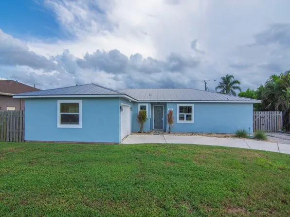 972 SE Bywood Avenue, Port St Lucie, FL 34983