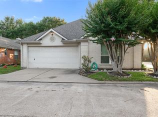 10335 Emerald Oaks Dr, Houston, TX 77070