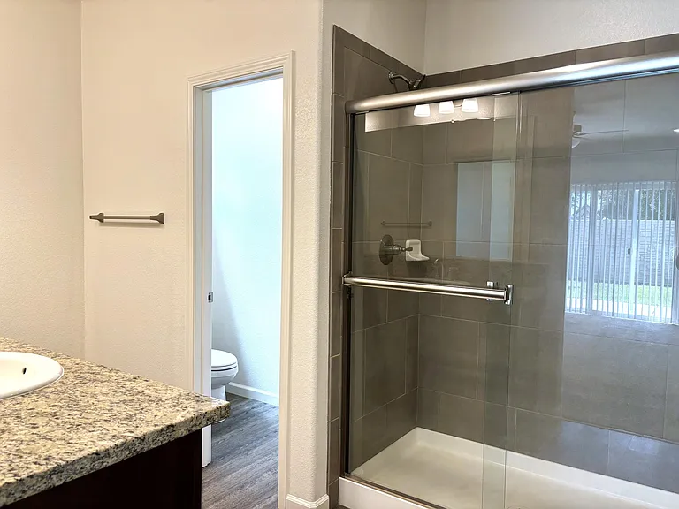 1020 Baywood Greens Dr — Photo 18