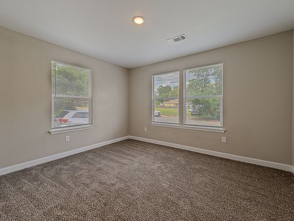 5th image of 2616 Jefferson St