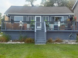 9 Bay Shore Dr, Bay City, MI 48706