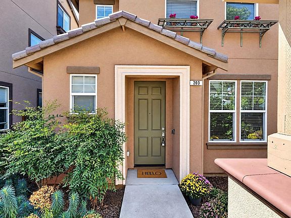 2nd image of 203 Montevina Way