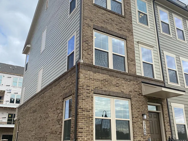 1102 Vermeer Ave — Photo 2