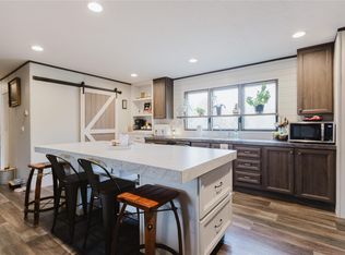 400 Saint Johns Rd, Dale, TX 78616