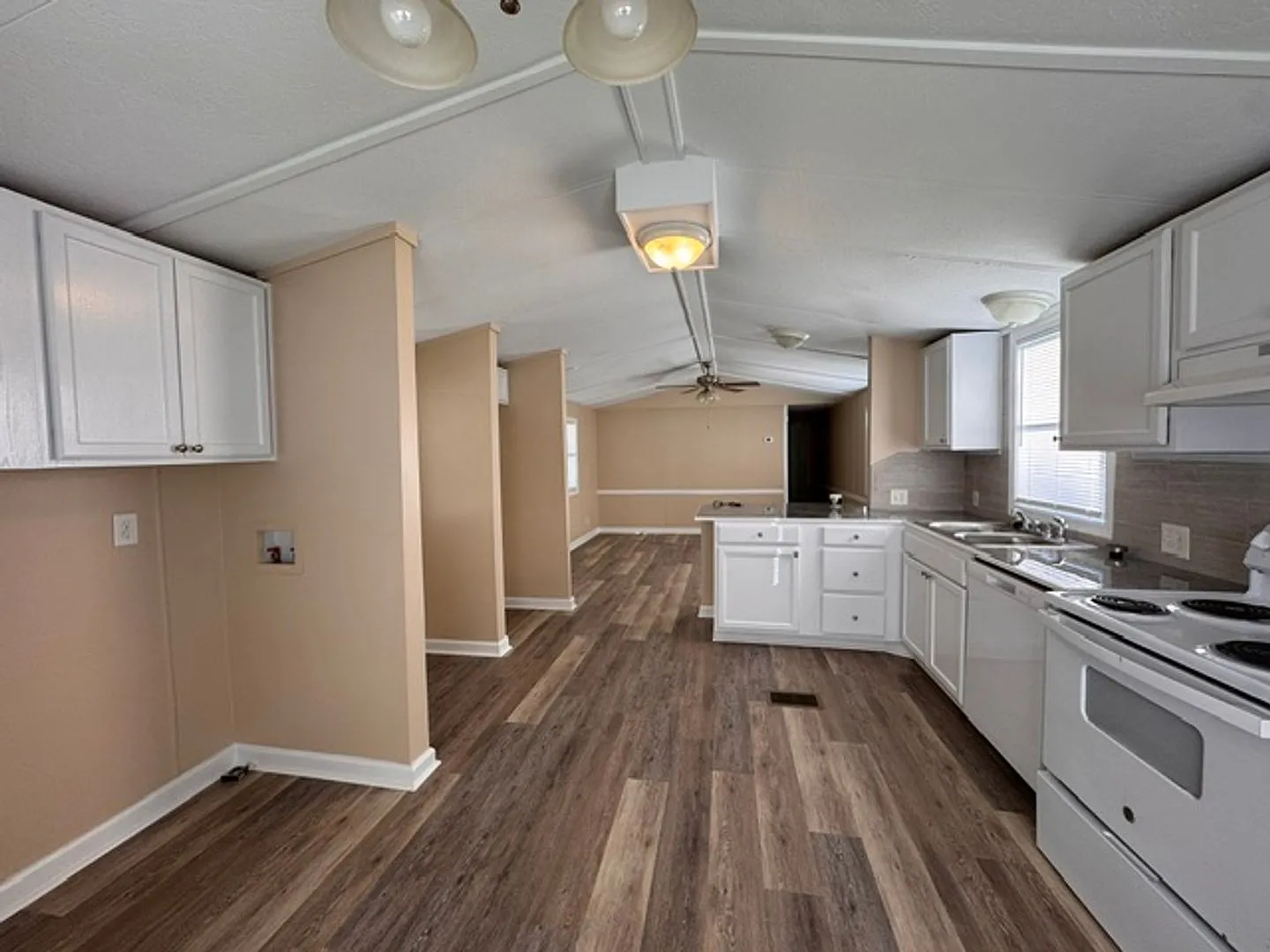 1615 Pine Lake Drive — Photo 4
