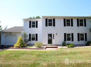 2 Wyndham Way, Piscataway, NJ 08854