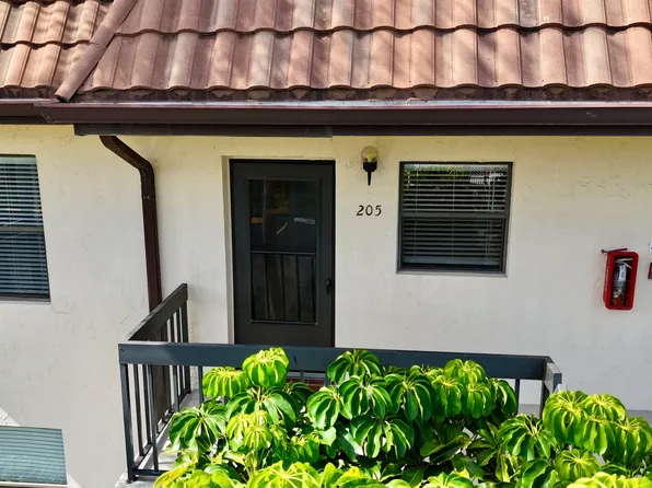 7214 Golf Colony Court #205, Lake Worth, FL 33467