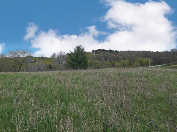 L17 Wren Algonquin COURT #17, La Valle, WI 53941