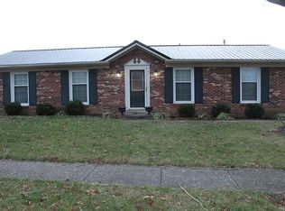 821 Mildred St, Versailles, KY 40383