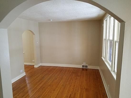 2nd image of 2772 Livingston Ave