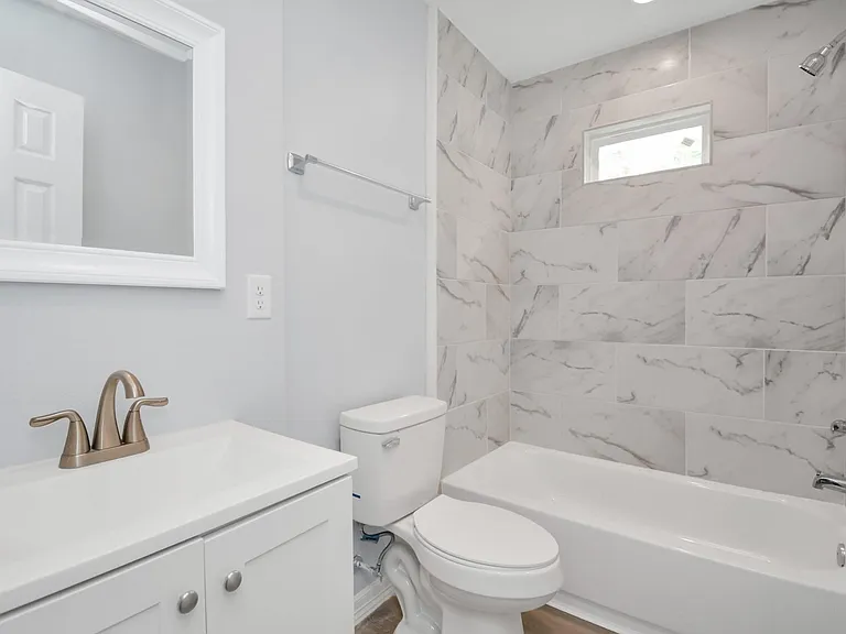 8595 Parkway Dr #B — Photo 19