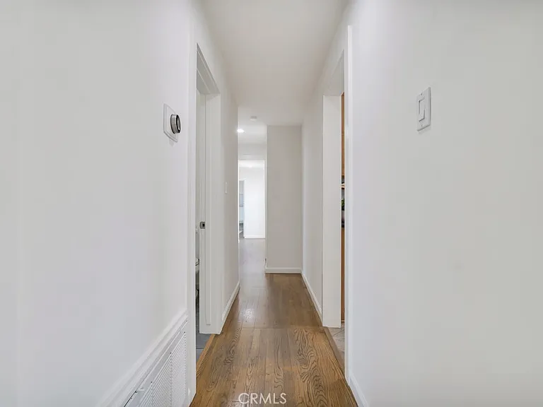 22529 Clarendon St — Photo 9