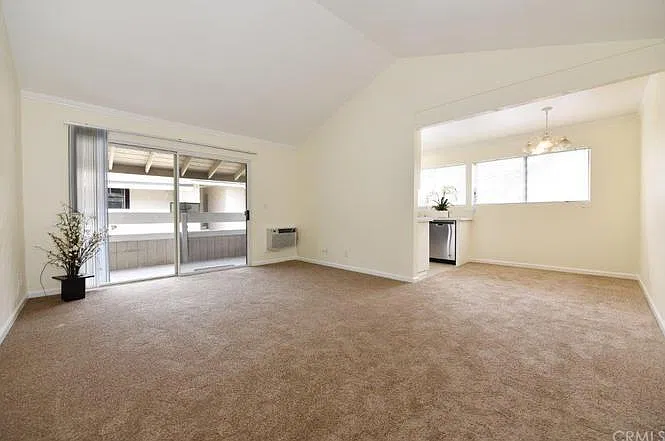 1 bed, 633 sqft, $2,300 — Photo 1