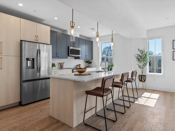 808 Morton St #4, Mattapan, MA 02126