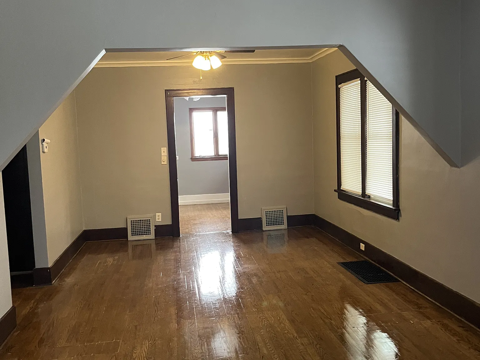 Charming 3-Bedroom Home for Rent in Muskegon — Photo 2
