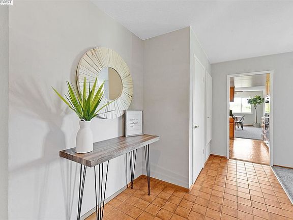 5th image of 529 Briarwood Ct