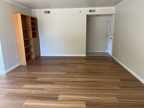 5th image of 55 Claremont Ave #0