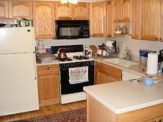 5th image of 808 Gloucester Dr