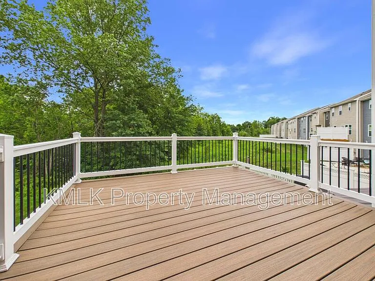 4037 N Steels Cir — Photo 24