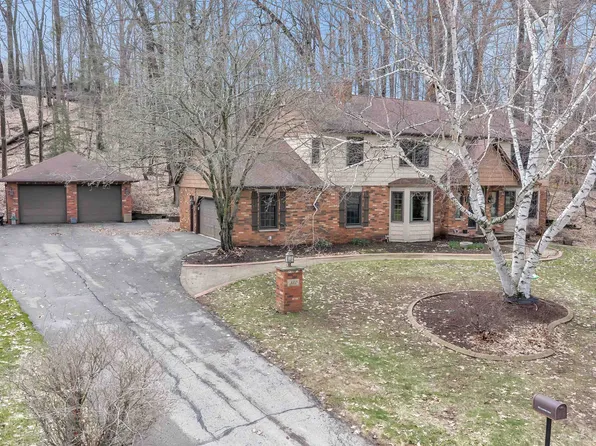 382 Ellortina Cir, Green Bay, WI 54302