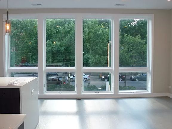 3rd image of 935 N Ashland Ave #2F