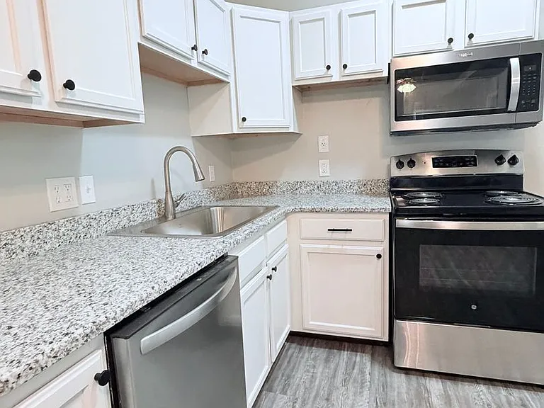 1704 S Gadsden St — Photo 1