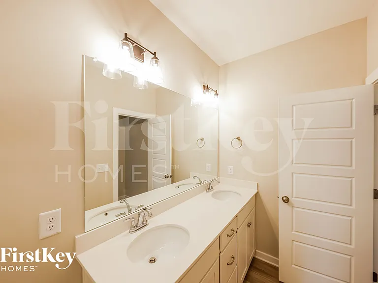 254 Lakewood Ln — Photo 13