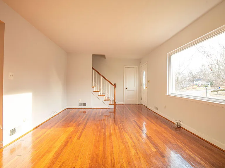 5810 Greenleaf Rd — Photo 12
