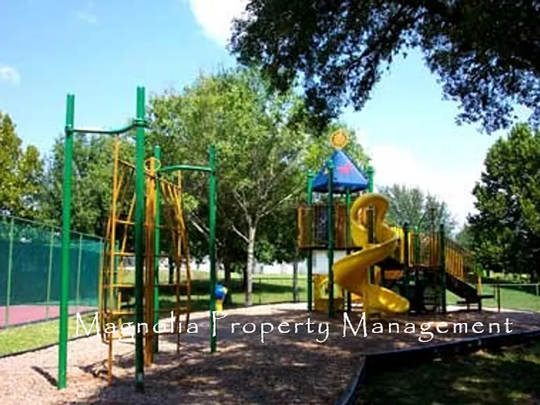 7729 Indian Ridge Trl N — Photo 9