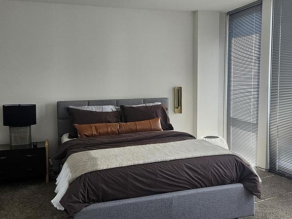 2nd image of 1 E Scott St APT 1907
