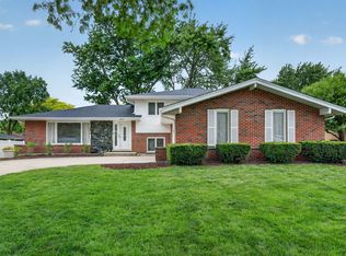 8632 Clifford Dr, Darien, IL 60561