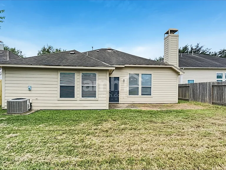 860 Rock Harbor Ln — Photo 15