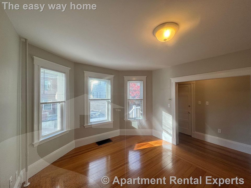 1st image of 11 Belmont Sq #10