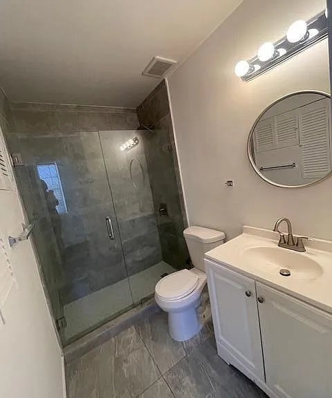411 SE 10th St #5 — Photo 8