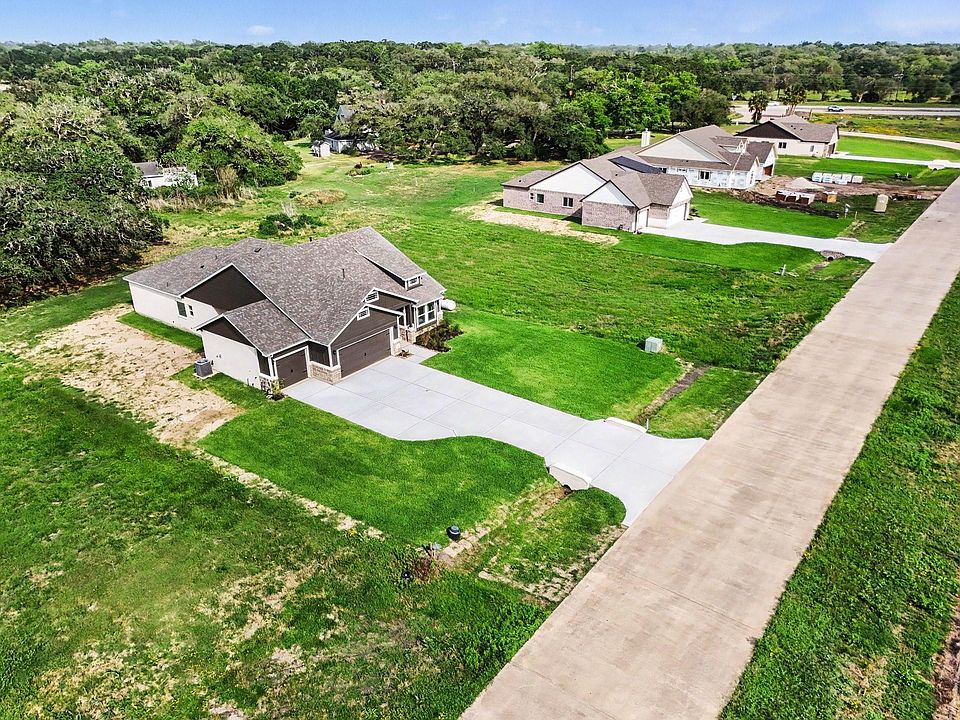 1st image of 16 Cattle Dr