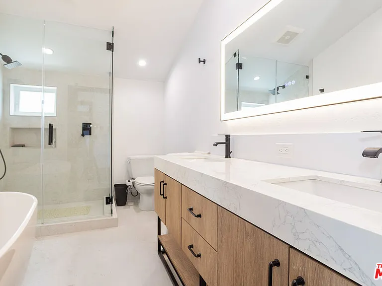 32194 Mulholland Hwy — Photo 12
