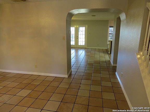 3rd image of 3817 Davenport