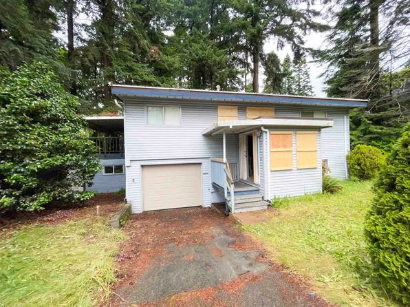 1441 128th St, Surrey, BC V4A 3T5