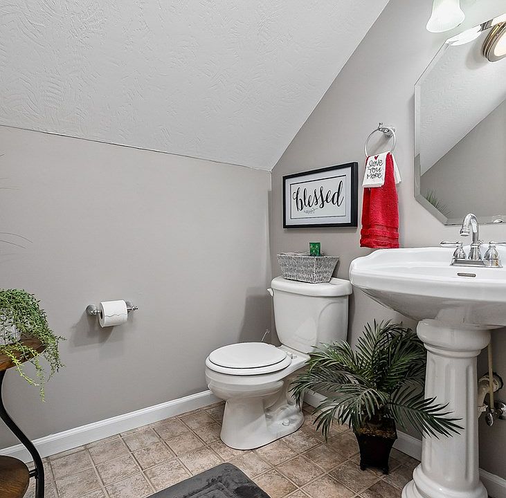 34th image of 230 Storyland Dr
